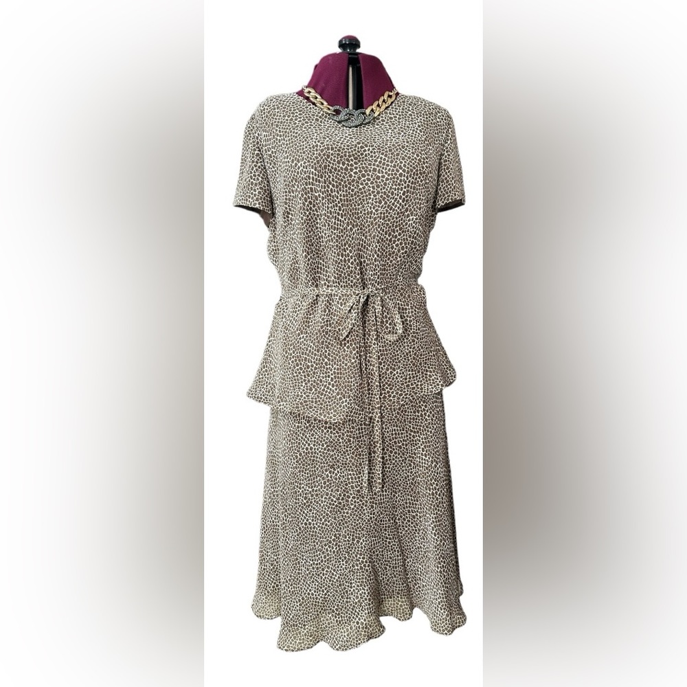 Talbots Petites 2 piece skirt set with fabric belt. Size 14 Petite.